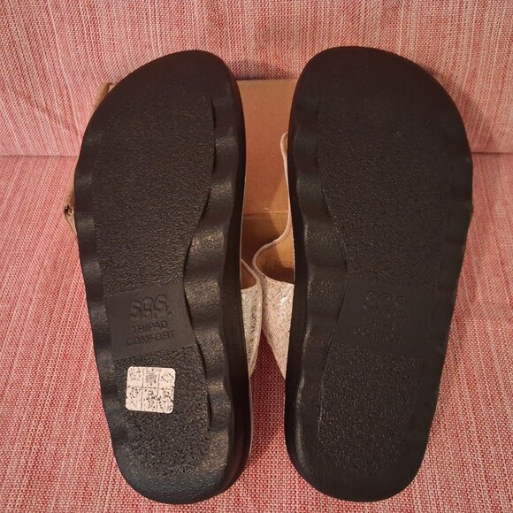 SAS Women's Sanibel Shiny Gold Comfort Thong Sandal sz 6 Medium - Picture 7 of 10